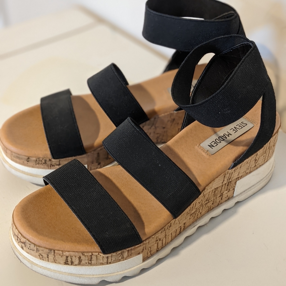 Steve madden platform sandals- black